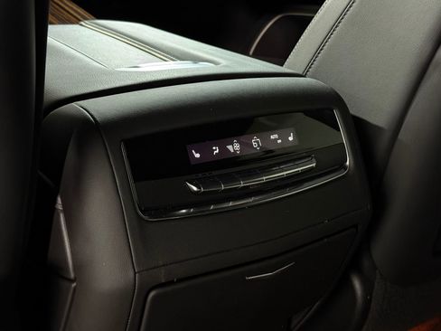Certified 2023 Cadillac Escalade Premium Luxury image 44