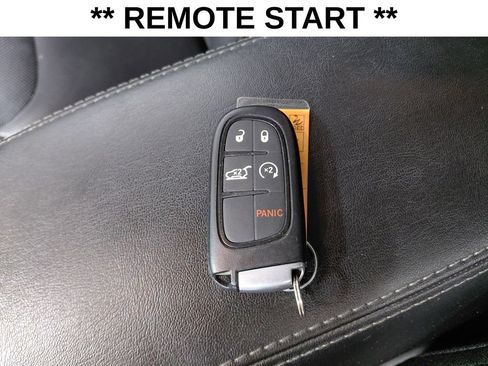 Certified 2019 Jeep Cherokee Limited AWD/4WD image 9