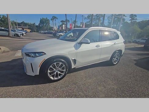 Certified 2025 BMW X5 xDrive50e w/ Premium Package image 25