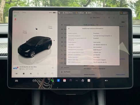 Used 2023 Tesla Model Y AWD image 24