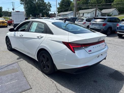 Used 2023 Hyundai Elantra Blue FWD image 4