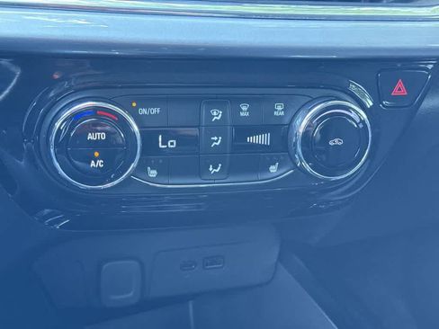 Used 2025 Chevrolet Trax LT w/ Driver Confidence Package FWD image 20