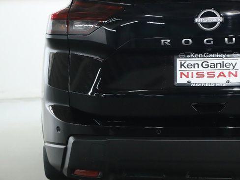 Certified 2026 Nissan Rogue SV image 42