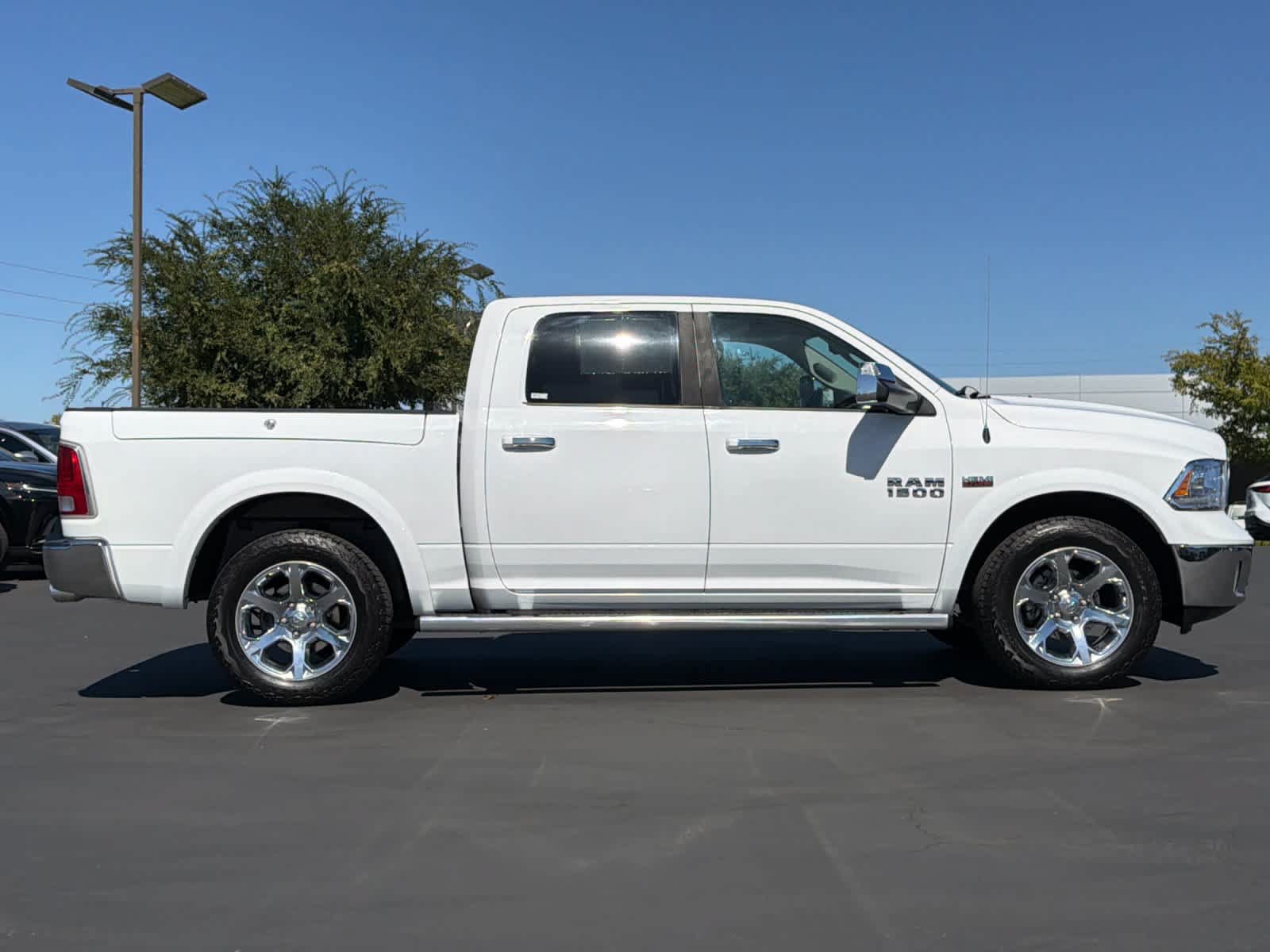 Used 2015 RAM 1500 Laramie AWD/4WD image 6