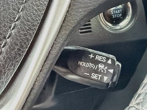 Used 2017 Toyota Corolla SE FWD image 21