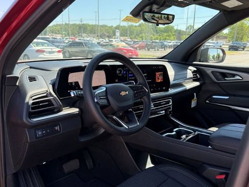 New 2026 Chevrolet Traverse LT image 11