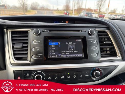 Used 2019 Toyota Highlander LE image 16