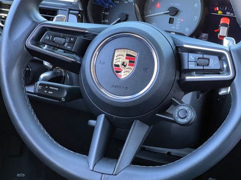 Certified 2022 Porsche Macan S AWD/4WD image 19