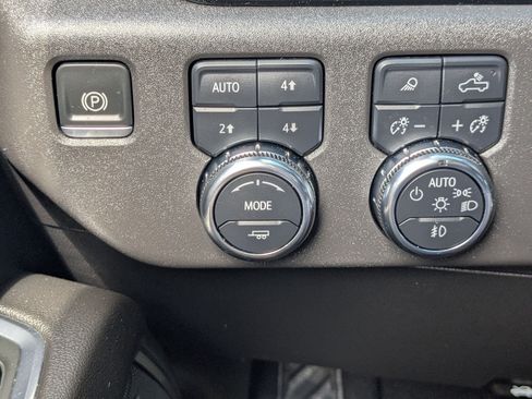 Certified 2024 GMC Sierra 1500 Elevation w/ Elevation Premium Package AWD/4WD image 20