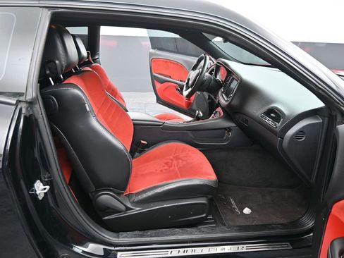 Used 2016 Dodge Challenger SRT Hellcat image 47