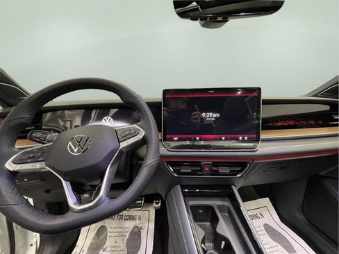 New 2026 Volkswagen Tiguan SEL R-Line AWD/4WD image 12