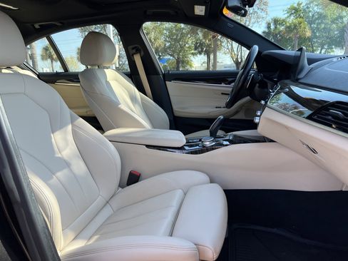 Used 2020 BMW 530i xDrive image 33