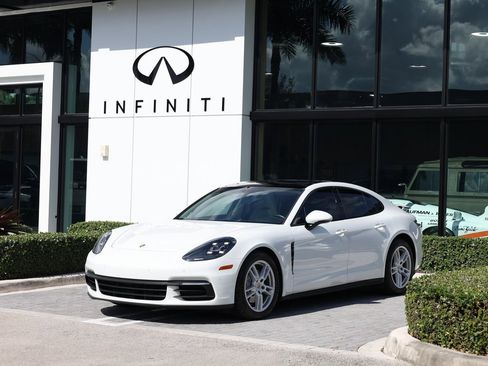 Used 2018 Porsche Panamera w/ Premium Package image 1