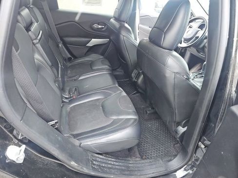 Used 2018 Jeep Cherokee Latitude Plus w/ Cold Weather Group AWD/4WD image 10