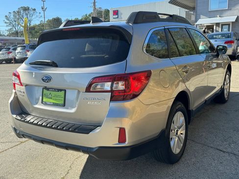 Used 2017 Subaru Outback 2.5i Premium AWD/4WD image 7