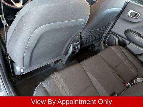 Used 2025 Hyundai Venue SEL FWD image 23