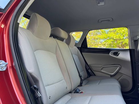 Used 2020 Kia Soul LX FWD image 28