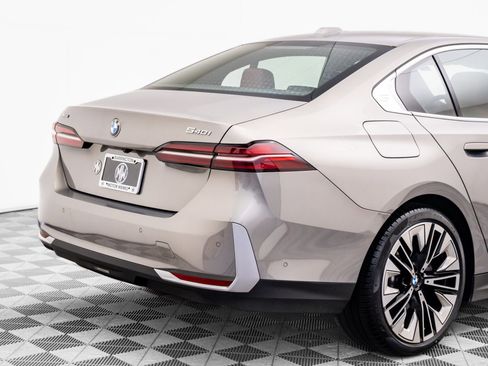 Certified 2025 BMW 540i xDrive image 33