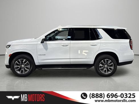 Used 2024 Chevrolet Tahoe LT w/ Luxury Package AWD/4WD image 2