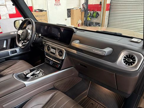 Used 2023 Mercedes-Benz G 550 image 16