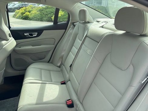Used 2019 Volvo S60 T6 Momentum w/ Premium Package AWD/4WD image 27
