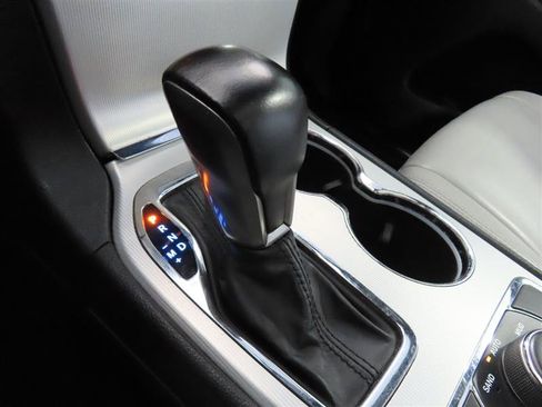Used 2018 Jeep Grand Cherokee Limited AWD/4WD image 32
