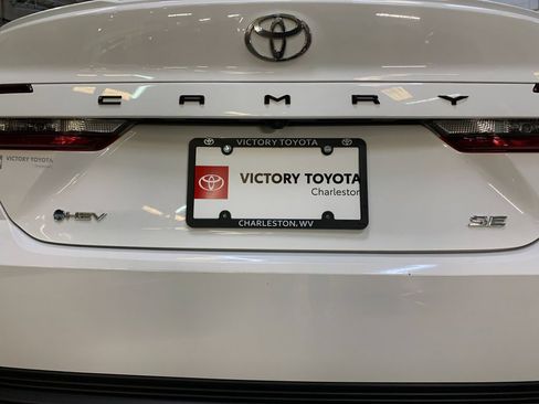 Used 2025 Toyota Camry SE w/ Convenience Package FWD image 34