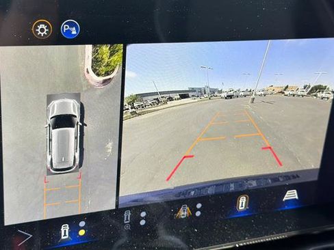 New 2026 Chevrolet Equinox LT w/ Convenience Package II FWD image 21