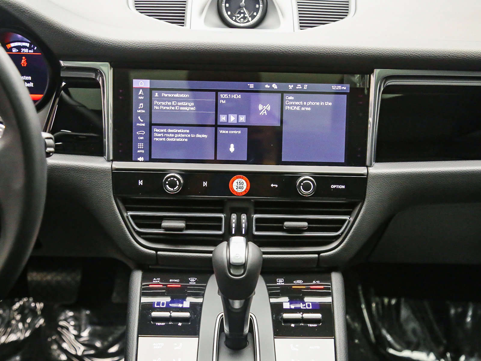Certified 2026 Porsche Macan AWD/4WD image 17
