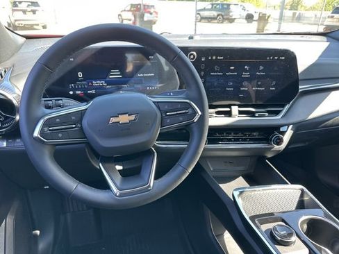 New 2026 Chevrolet Equinox LT image 13