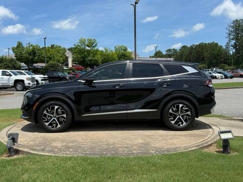 Used 2024 Kia Sportage EX FWD image 4