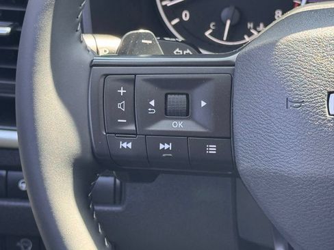 Certified 2025 Nissan Rogue SV FWD image 15