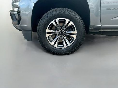 Used 2021 Chevrolet Colorado Z71 w/ Safety Package AWD/4WD image 32