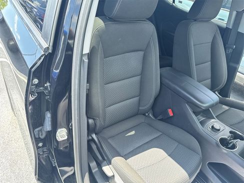 Used 2024 GMC Terrain SLE image 29