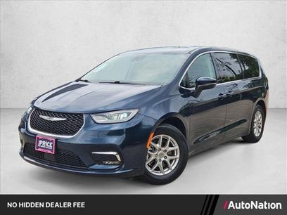 Used 2023 Chrysler Pacifica Touring-L