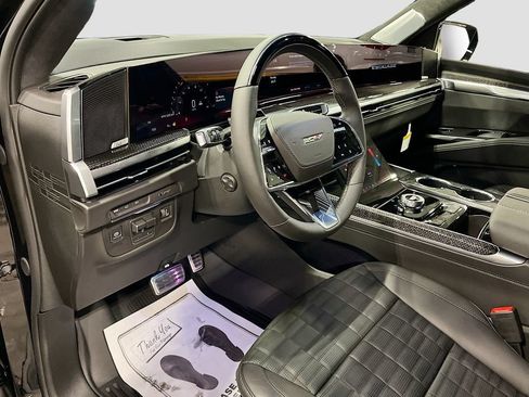 New 2026 Cadillac Escalade V w/ LPO, ONYX Package AWD/4WD image 16