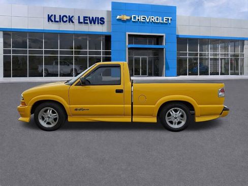 Used 2003 Chevrolet S10 Pickup LS w/ LS Preferred Equipment Group image 4