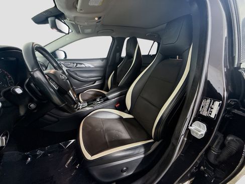 Used 2017 INFINITI QX30 Sport FWD image 21