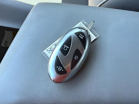 Certified 2025 Hyundai Elantra SEL image 30