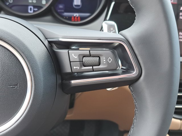 Used 2026 Porsche Macan AWD/4WD image 30