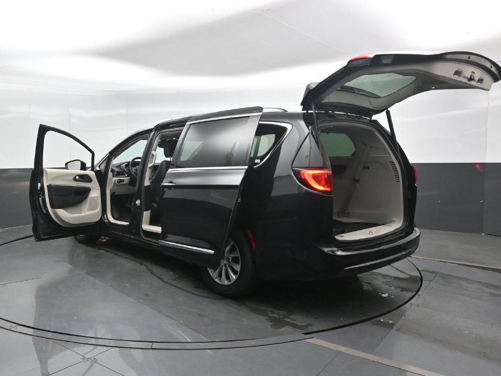 Used 2019 Chrysler Pacifica Touring-L w/ Advanced Safetytec Group FWD image 49