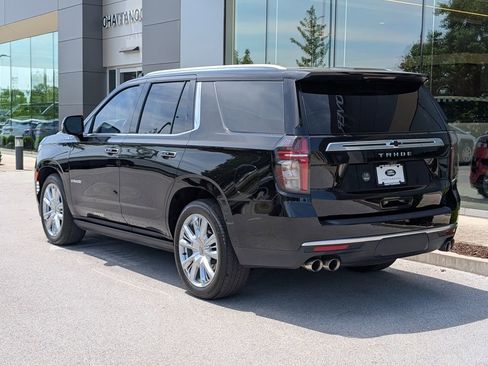 Used 2024 Chevrolet Tahoe High Country AWD/4WD image 3
