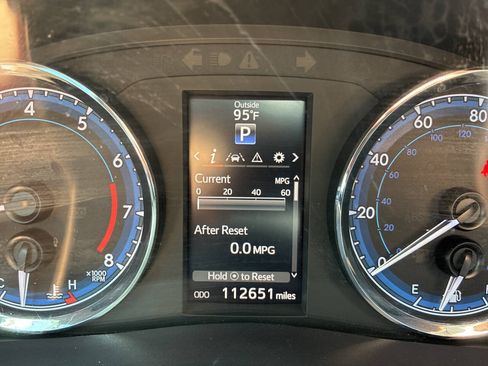 Used 2018 Toyota Corolla SE w/ Carpet Mat Package (TMS) FWD image 8