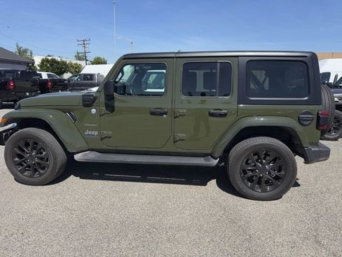 Used 2023 Jeep Wrangler Unlimited Sahara w/ Cold Weather Group AWD/4WD image 8