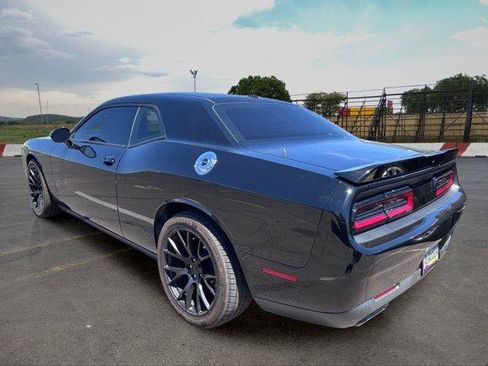 Used 2019 Dodge Challenger SXT RWD image 4