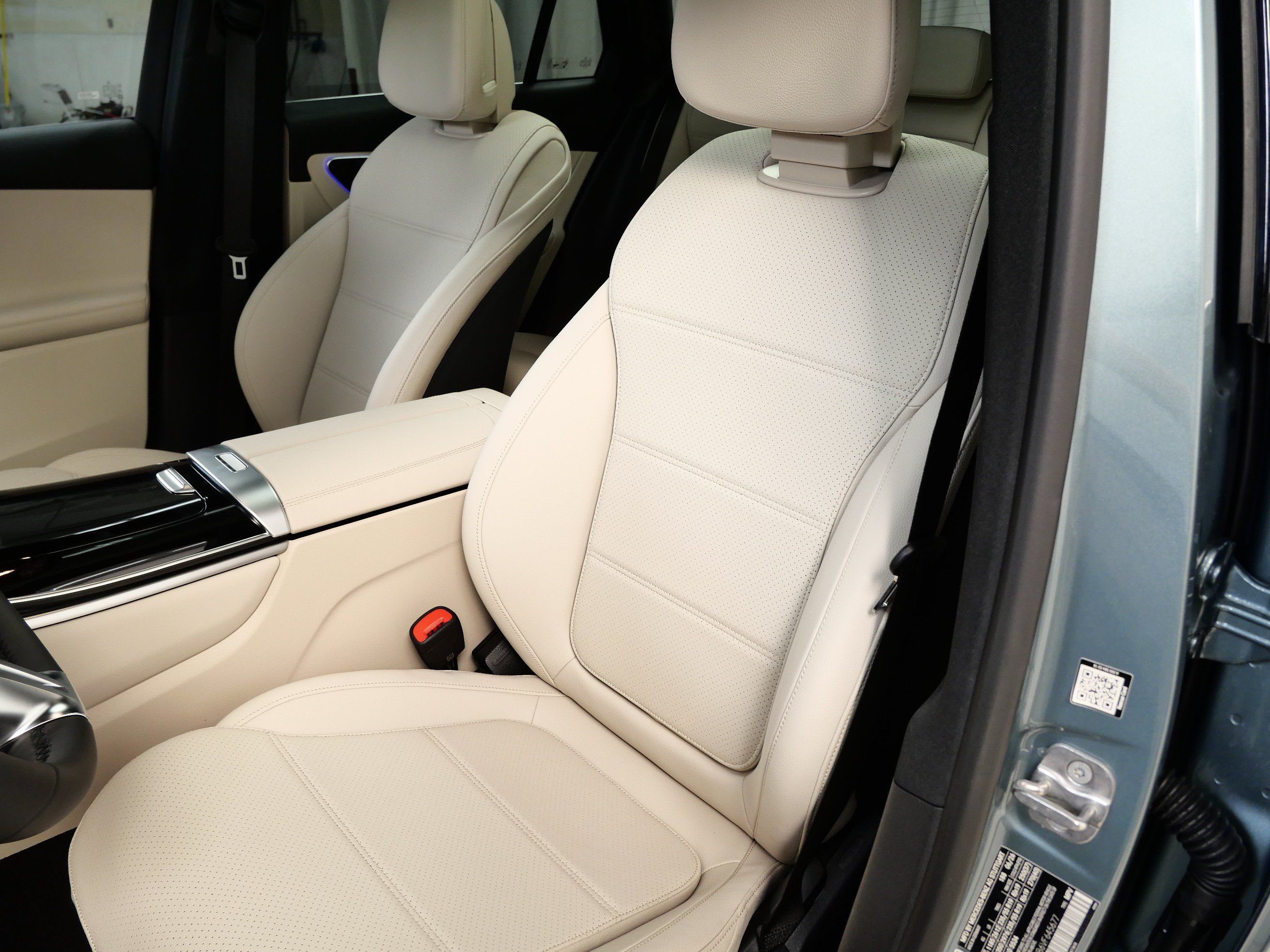 New 2027 Mercedes-Benz GLC 300 4MATIC image 3