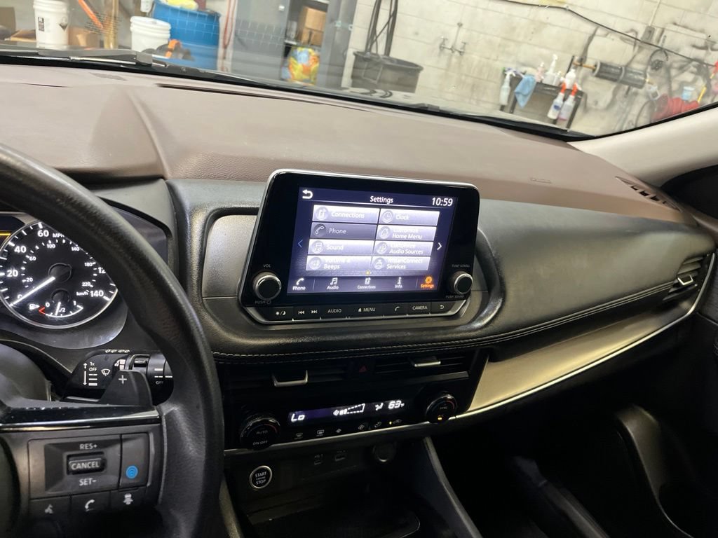 Used 2023 Nissan Rogue SV AWD/4WD image 17