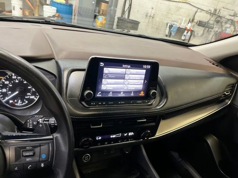 Used 2023 Nissan Rogue SV AWD/4WD image 17