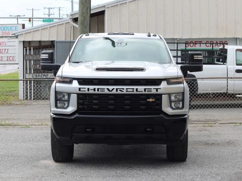 Used 2021 Chevrolet Silverado 2500 Custom w/ Custom Value Package AWD/4WD image 2