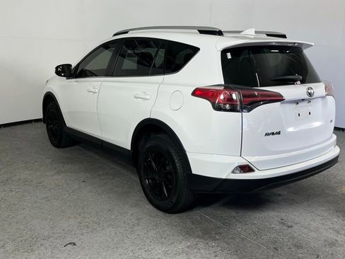 Used 2016 Toyota RAV4 LE image 5